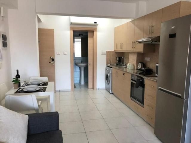 Must Stay - City Center Larnaca Zewnętrze zdjęcie