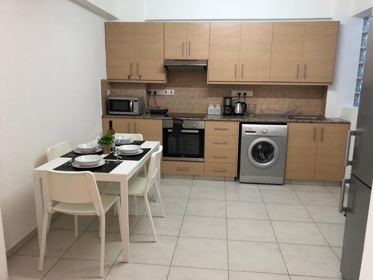 Must Stay - City Center Larnaca Zewnętrze zdjęcie